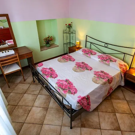 L'olmo Di Casigliano Farm stay