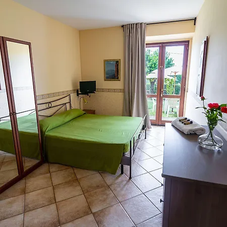 L'olmo Di Casigliano * Cessapalombo